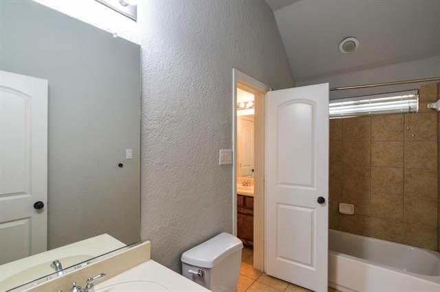 Building Photo - 9750 Candlewood Dr