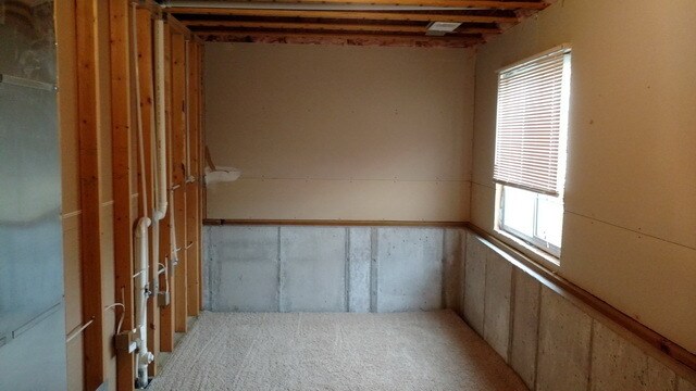 Building Photo - 4 bedroom, 3 bath home on quiet Cul-de-sac...