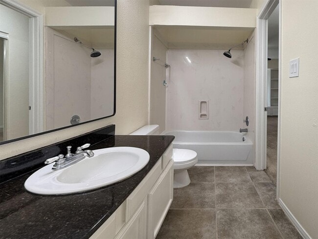 Building Photo - 31 N Lakeridge Cir
