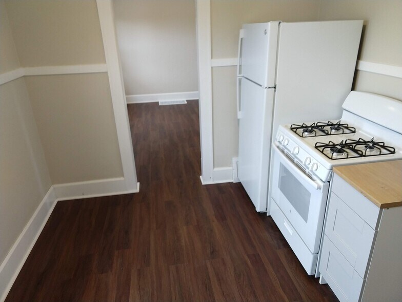 Building Photo - 1007 9th Ave