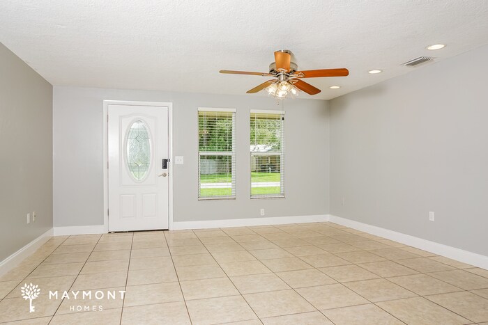 Building Photo - 3834 San Luis Dr