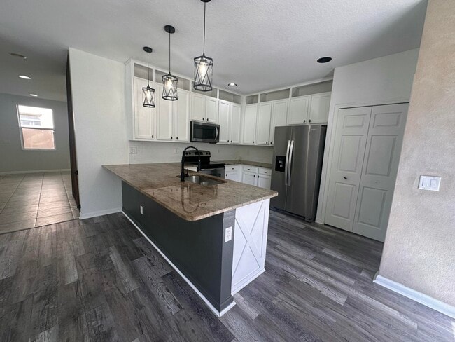 Building Photo - 1452 NW Leonardo Cir