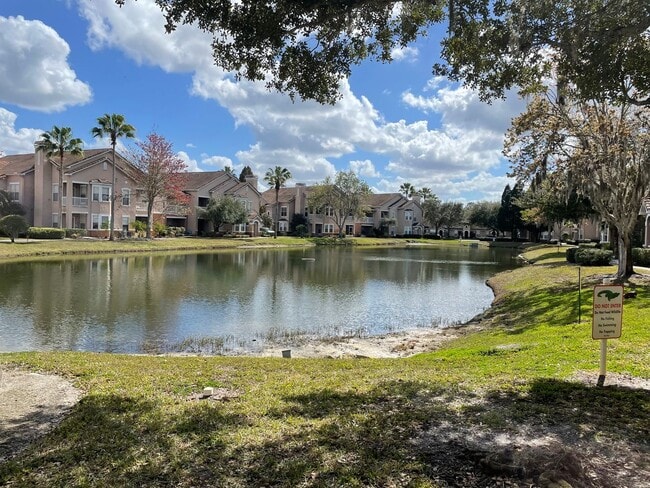 Building Photo - The Villas Condominiums  2/2 AVAILALBE NOW!