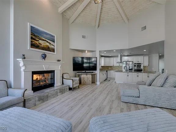 Building Photo - 2101 Diamond Bar Dr