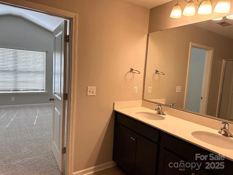 Building Photo - 6029 Guildford Hill Ln