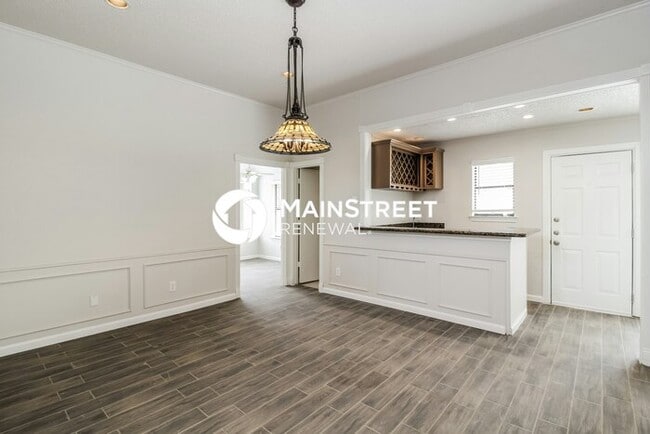 Building Photo - 3 Bedroom Pet-Friendly Home in Carrollton, TX with Main Street Renewal