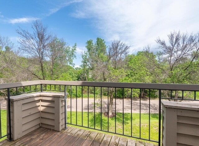 Private balcony overlooks pond - 6165 Chasewood Pky