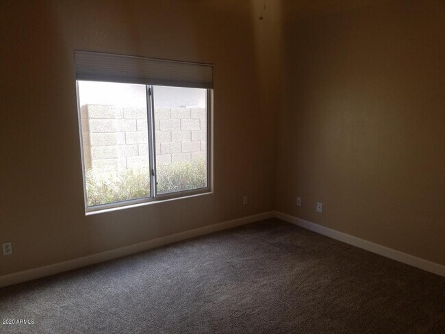 Building Photo - 6834 E Gelding Dr