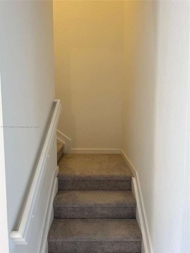 Building Photo - 2876 SE 25th Ave