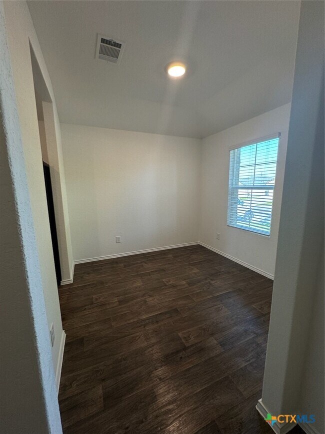 Building Photo - 908 Adler Way