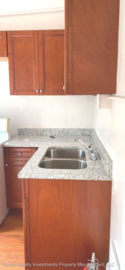 Building Photo - 475 Umatilla Blvd