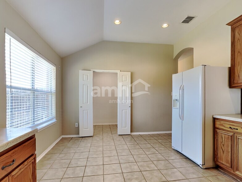 Building Photo - 14149 Filly St