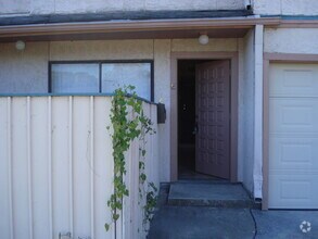 Building Photo - 2725 Santa Fe St
