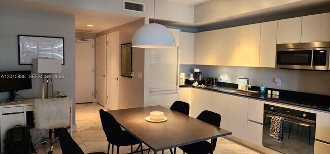 Building Photo - 1010 Brickell Ave