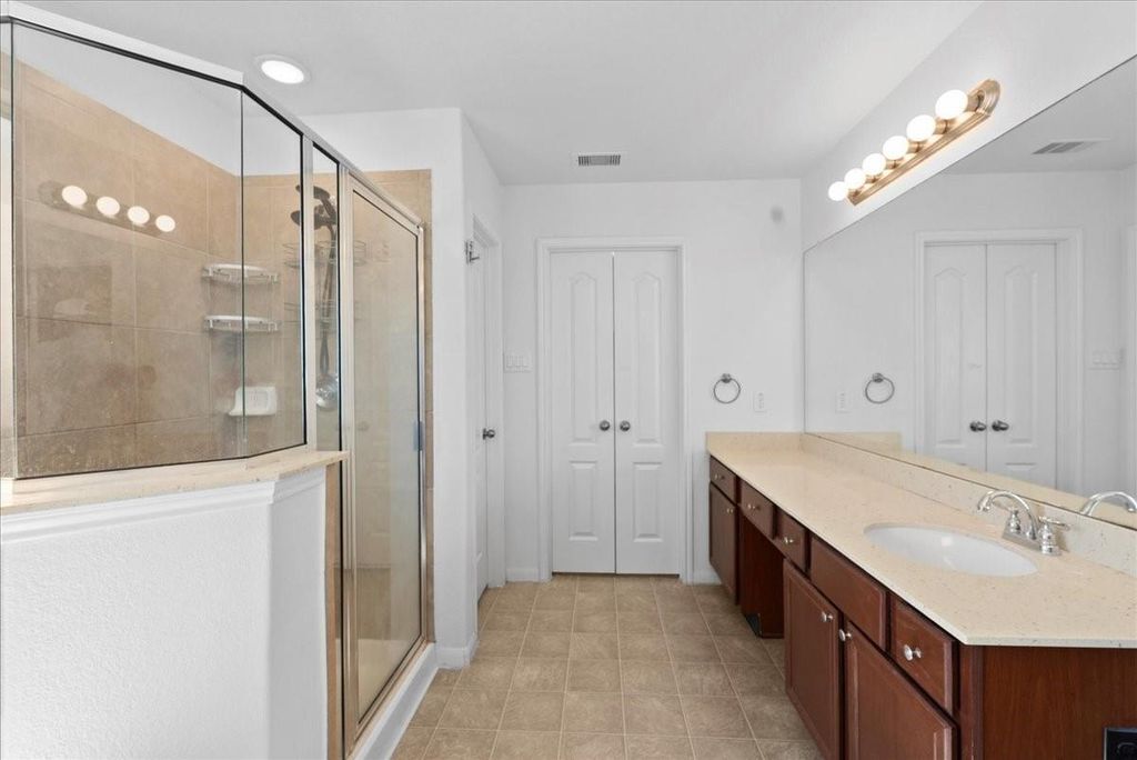 Building Photo - 17114 Amarose Dr