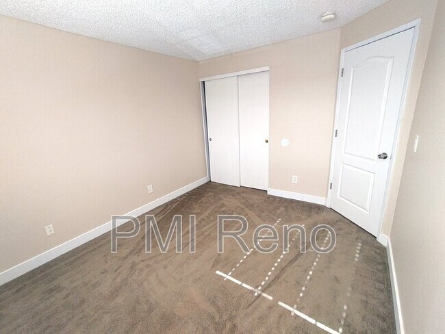 Building Photo - 3042 Chilcoot Dr