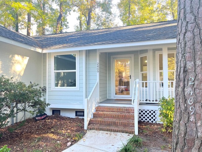 Building Photo - Pet Friendly, Remodeled Home in North Myrt...