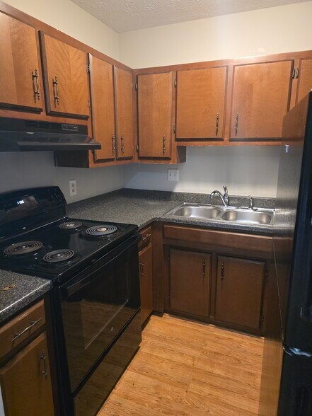 Kitchen - 308 Laval Hts