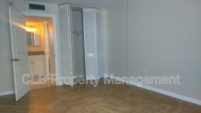 Building Photo - 3051 S Atlantic Ave
