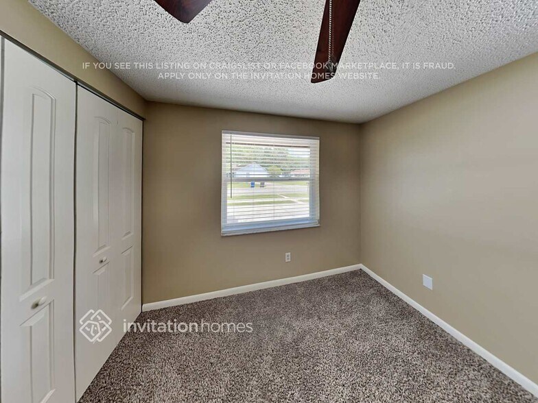 Building Photo - 2808 Cedaridge Dr