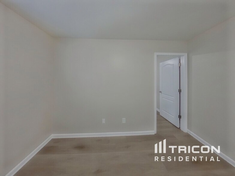 Building Photo - 7502 Spring Spruce Ln