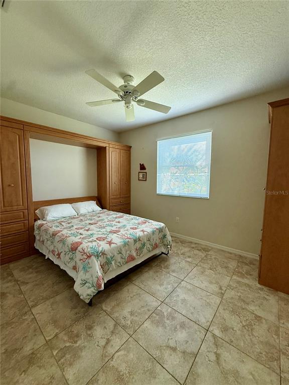 Building Photo - 4 Cherry Ct