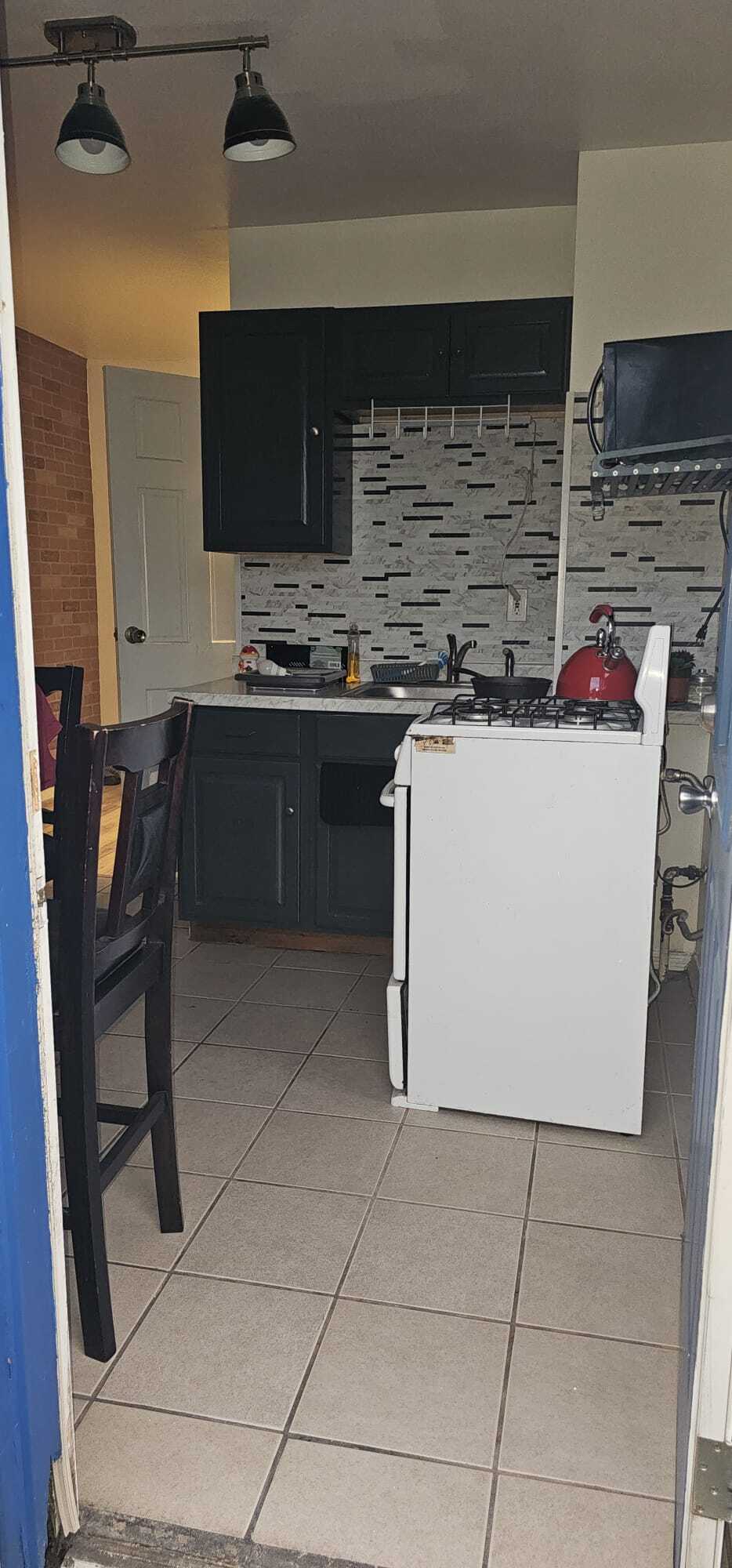 Building Photo - 6 4th Ave