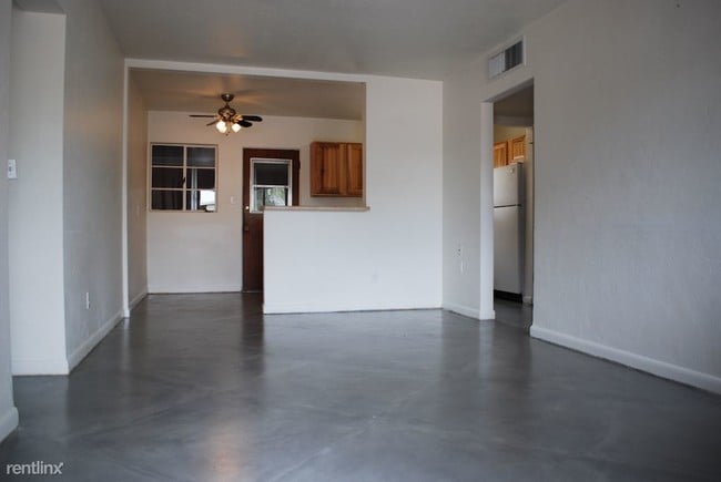 Building Photo - 4 br, 2 bath House - 2501 E Towner St