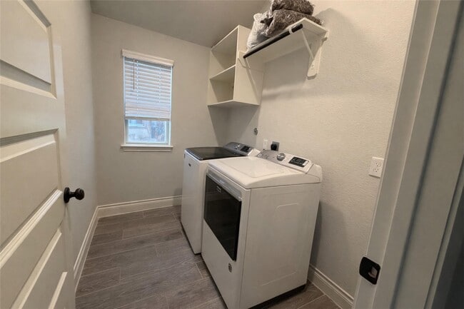 Building Photo - 12807 Spiegel St