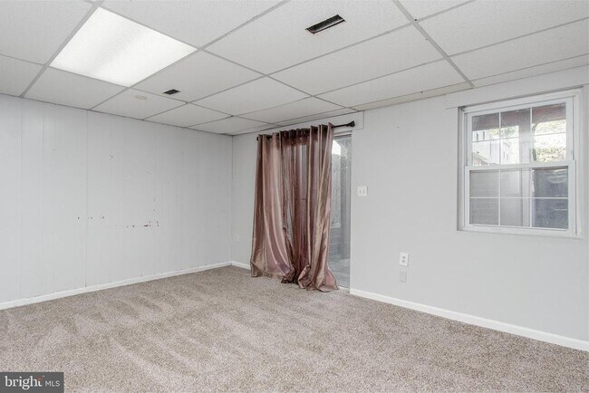 Building Photo - 1847 Dulaney Ct