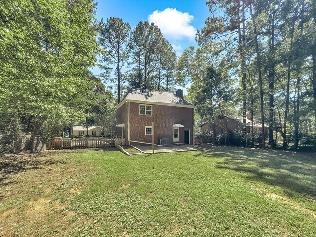 Building Photo - 312 Trappers Run Dr