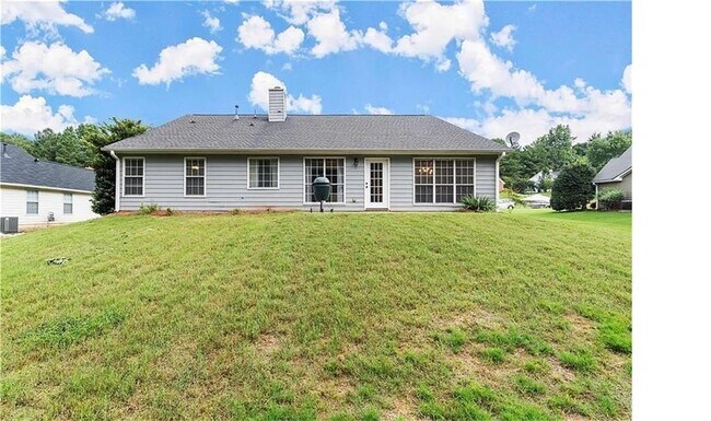 Building Photo - 5440 Windcrest Ln