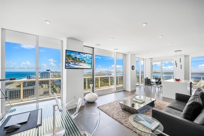 Primary Photo - 4775 Collins Ave