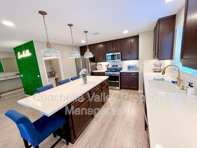 Building Photo - 84131 Azzura Way