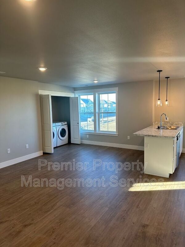 Building Photo - 6047 Elysian Rd