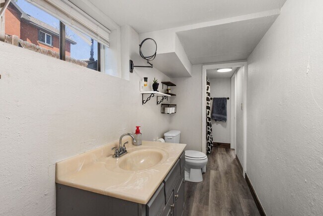 Building Photo - 1309 7th St