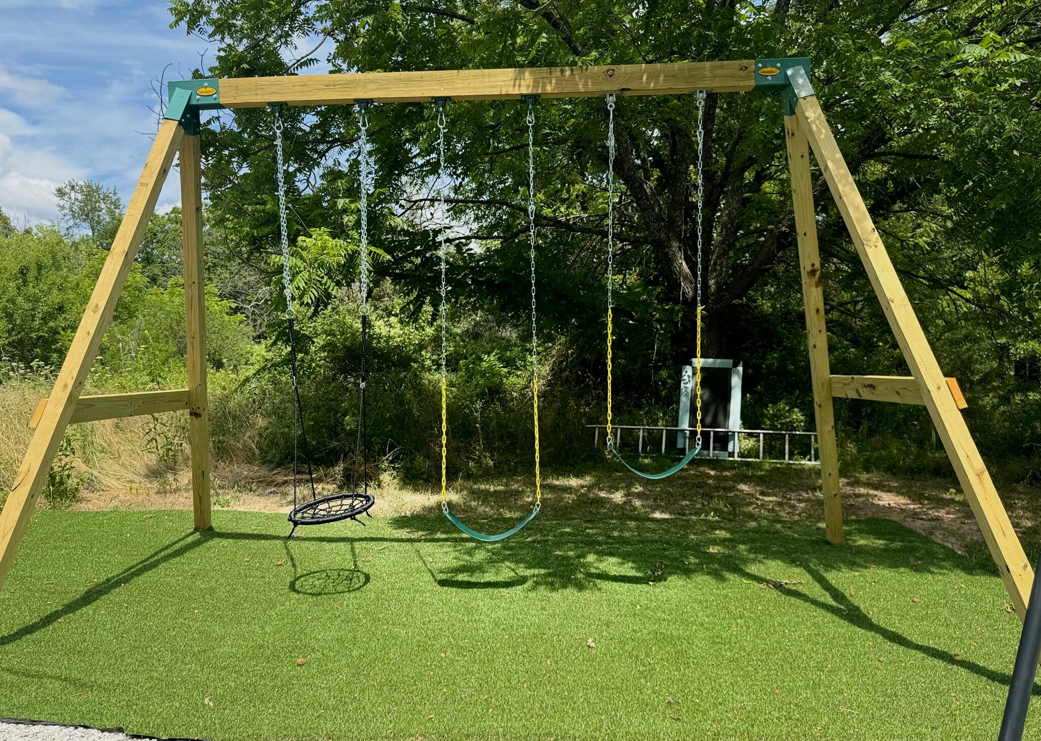 Rec Area swing - 2437 Jaguar Rd