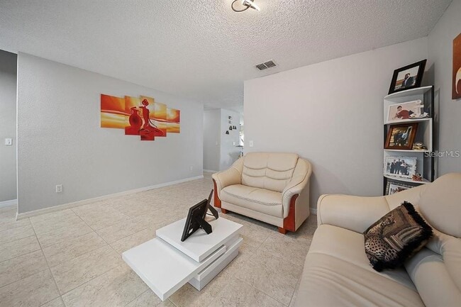 Building Photo - 3304 Amberley Park Cir