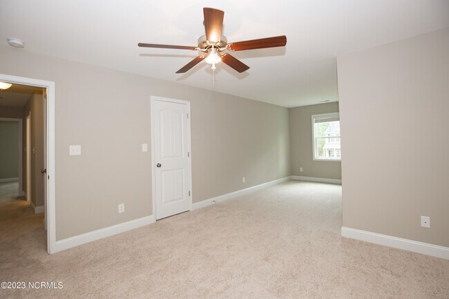 Building Photo - 721 Thrush Dr