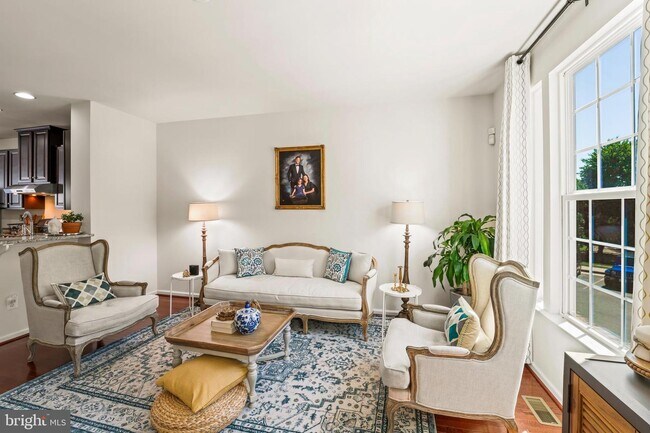 Building Photo - 42642 Burbank Terrace