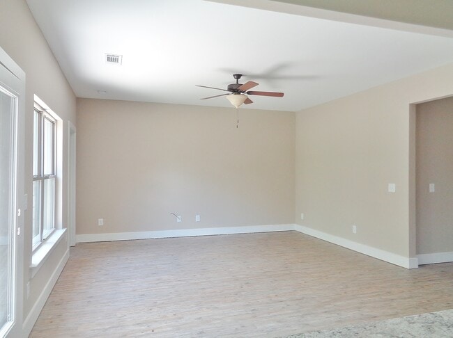 Building Photo - Home for Rent in Tuscaloosa, AL... Available to View Now!!!