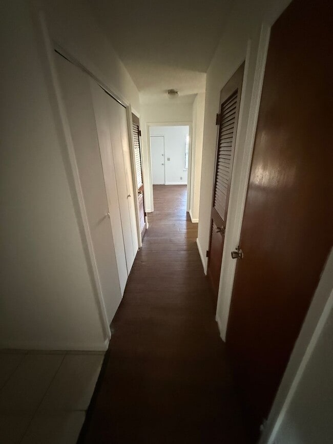 Building Photo - Duplex On West Quantico 3 bed