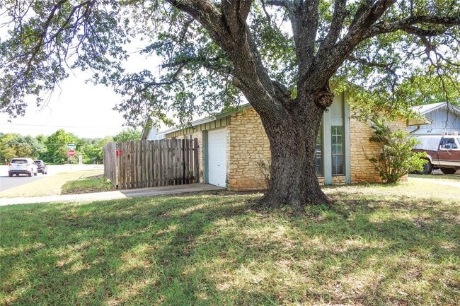 Building Photo - 1416 Cardinal Hill Dr