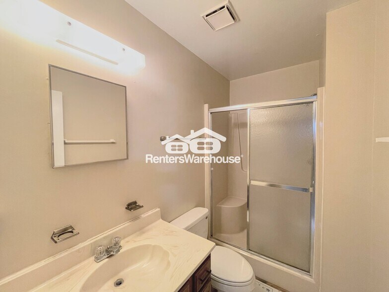 Building Photo - 924 Sedley Rd