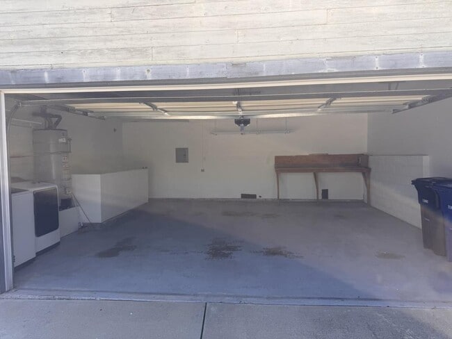 Building Photo - 4629 Villas Ct