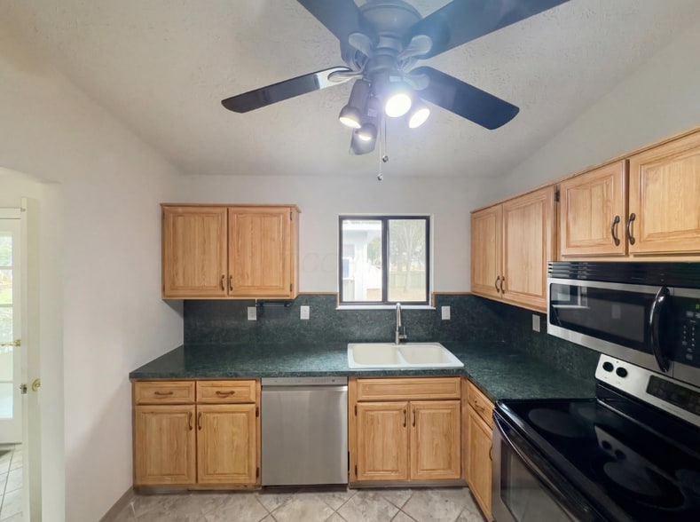 Building Photo - 6628 Brock St