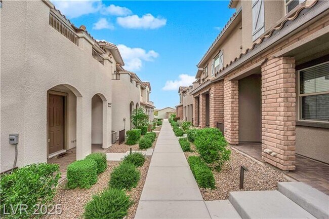 Building Photo - GORGEOUS FURNISHED TOWNHOME IN SUMMERLIN!!!
