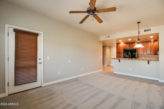 Building Photo - 5450 E Deer Valley Dr