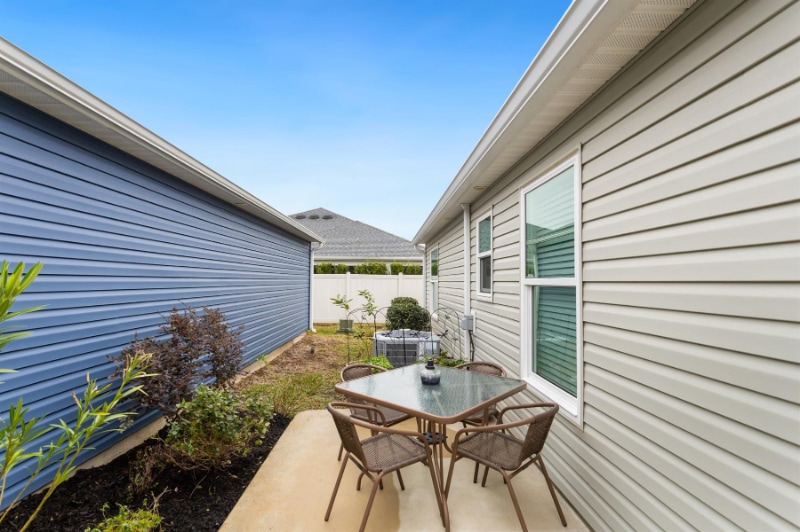 Building Photo - 5745 Gillespie Ln