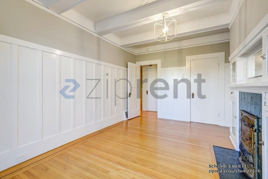 Building Photo - Unit